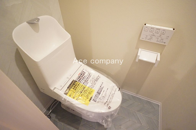 【トイレ】 | 八尾市東弓削1丁目 | トイレは1階と2階の2ヶ所に完備♪こちらは1階のシャワートイレです☆