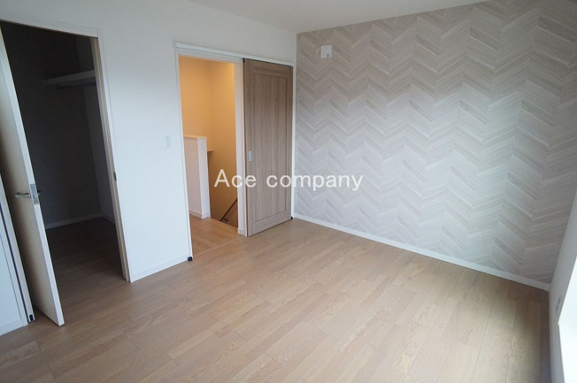 【寝室】 | 八尾市東弓削1丁目 | 【3階：洋室6.5帖】大容量のウォークインクローゼット完備です！