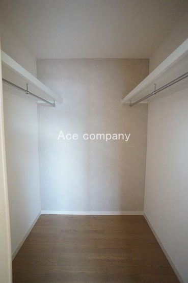 【収納】 | 八尾市東弓削1丁目 | 【3階：洋室6.5帖】のウォークインクローゼット内です♪