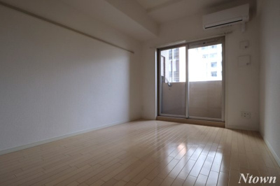 【居間・リビング】 | プレサンス桜通り葵 | ゆったり過ごせるリビングです