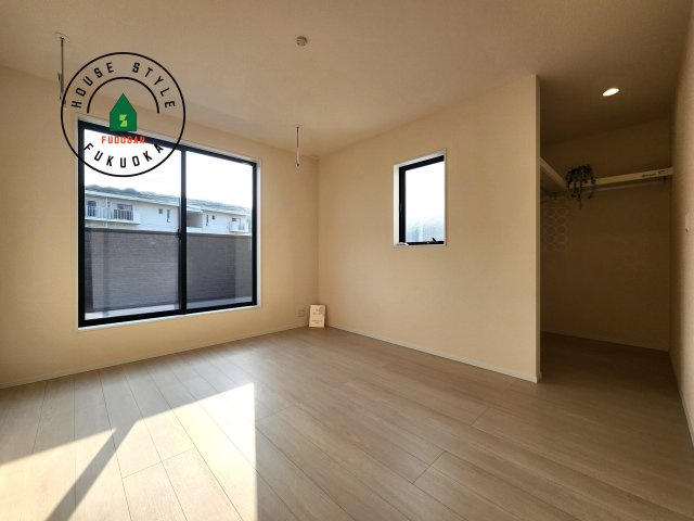 福岡市東区高美台2丁目第1-1棟（1号棟）の寝室|主寝室には収納力に優れたクローゼットがありますので、お部屋もすっきり片付きます。