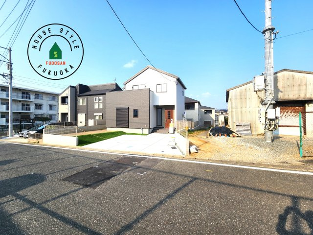 福岡市東区高美台2丁目第1-1棟（1号棟）の前面道路含む現地写真|見学の時間などお気軽にお問い合わせ下さい。