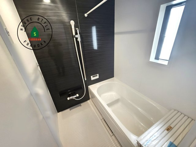 糟屋郡須恵町上須惠第4-2棟（2号棟）の内観：施工例|浴室は一日の疲れを癒す場所だから、家族みんながゆったりできる快適設計。追い炊き機能付きオートバス。安定した温度で、いつでも快適に入浴できます。