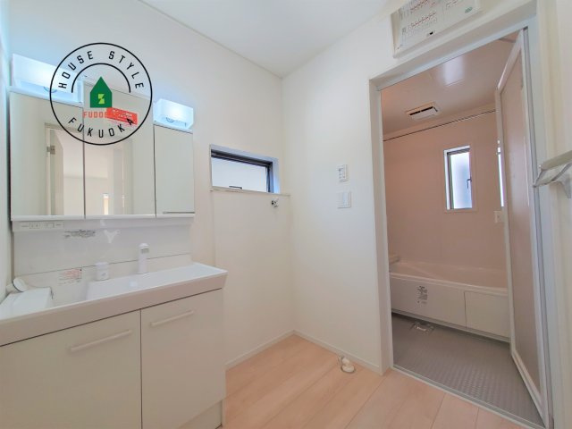 福岡市西区野方5丁目第15-2棟（1号棟）の内観：施工例|脱衣所、洗面所は小さなプライベートスペース。歯磨き、洗顔と毎日施す個人空間。