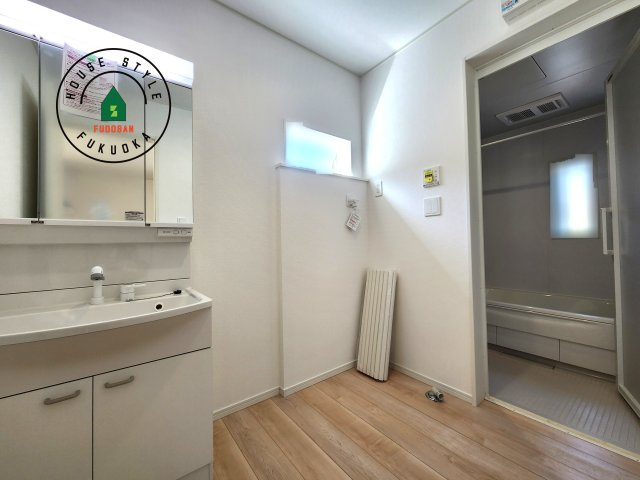 福岡市西区野方5丁目第15-2棟（1号棟）の内観：施工例|脱衣所、洗面所は小さなプライベートスペース。歯磨き、洗顔と毎日施す個人空間。