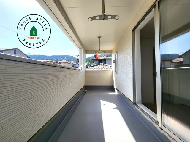 福岡市西区野方5丁目第15-2棟（1号棟）の外観：施工例|バルコニーに自分のこだわりをもたせる。120％自由自在のバルコニー。もちろんお洗濯物を干す、ゴミを一時保管するなどもおまかせください。バルコニーを多目的スペースとして考えてみましょう。