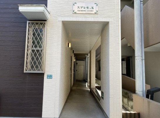 スプレモ・Kのロビー