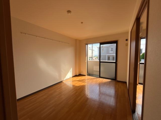 クレイスヴィラの居間・リビング|洋室