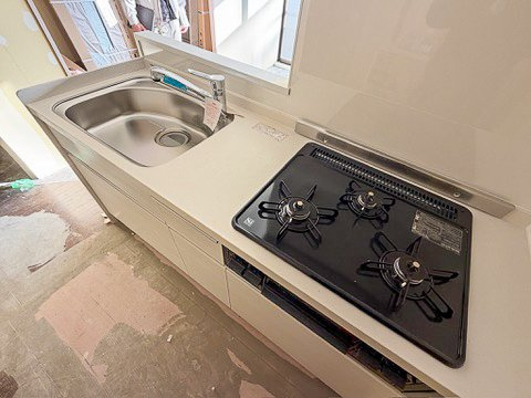 ライオンズマンション綾瀬・谷中公園305号室のキッチン