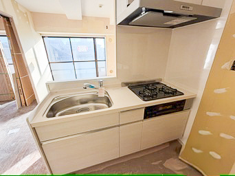 ライオンズマンション綾瀬・谷中公園305号室のキッチン