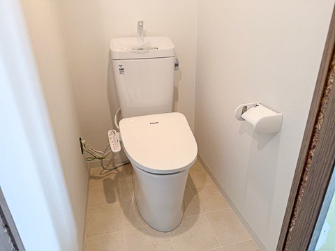 ライオンズマンション綾瀬・谷中公園305号室のトイレ