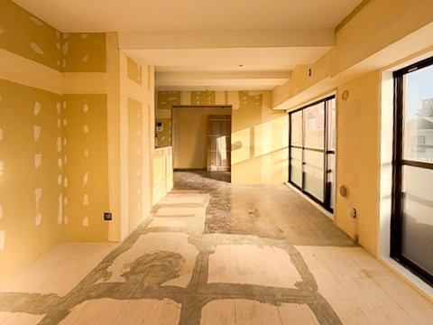 ライオンズマンション綾瀬・谷中公園305号室のロビー