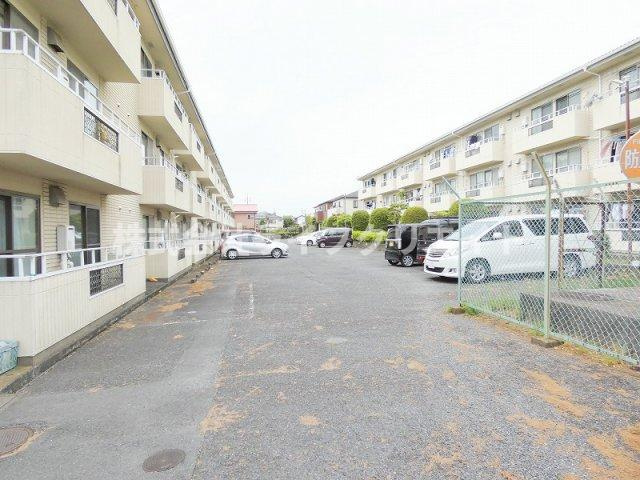 ハイムSI-Aの駐車場
