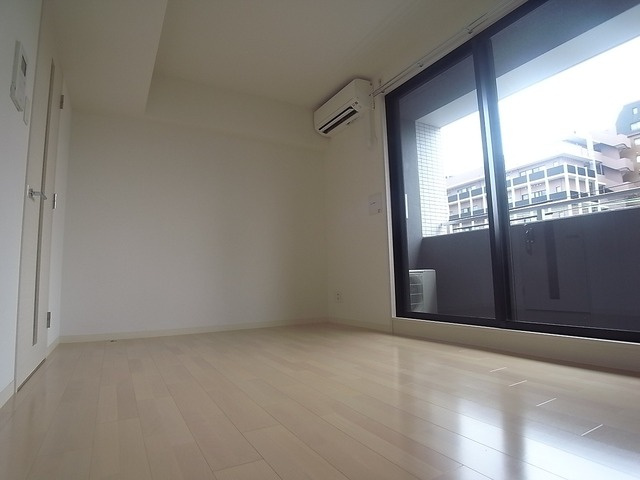 アドバンス神戸アルティスの居間・リビング