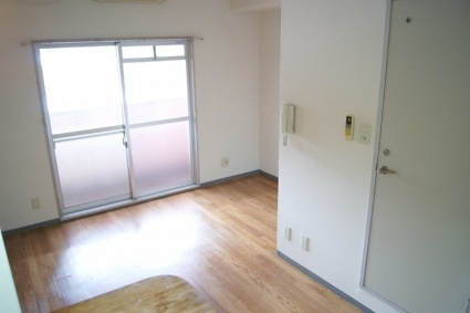 アルファコートの居間・リビング