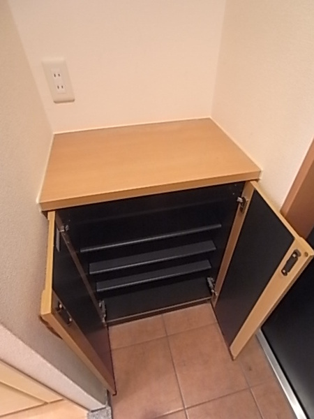 パレス東洋神戸5号館の玄関