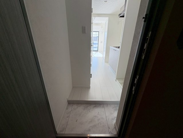 S-RESIDENCE本中山aloriaの玄関