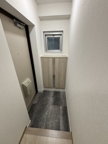 シャンポール妙蓮寺の玄関