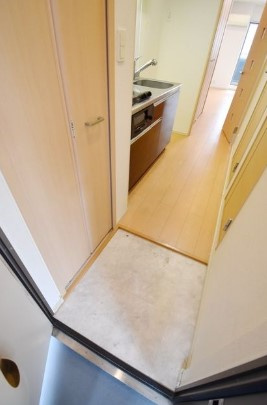 アザリアガーデン代沢の玄関