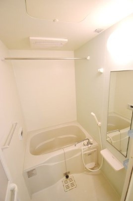 アザリアガーデン代沢の浴室