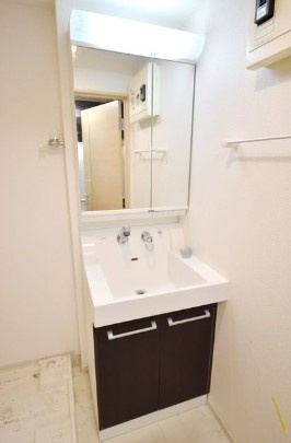 アザリアガーデン代沢の洗面所