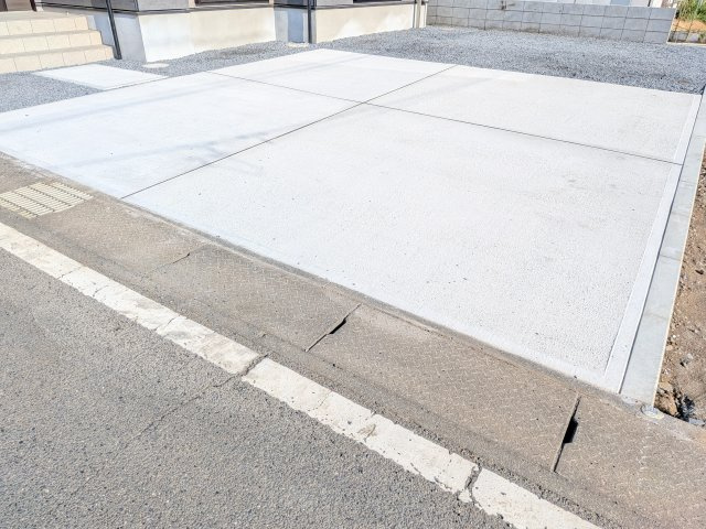 日立市東町　3期　新築戸建　2号棟の駐車場