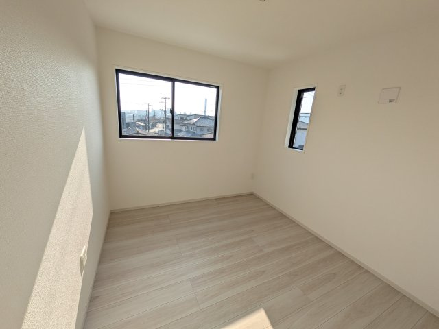 日立市東町　3期　新築戸建　2号棟の洋室