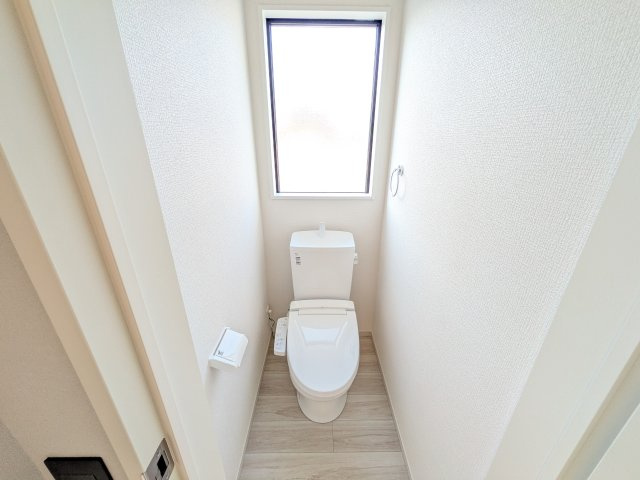日立市東町　3期　新築戸建　2号棟のトイレ