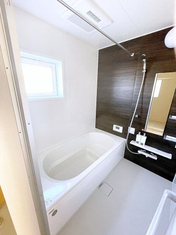 新築戸建・新築建売　郡山市静西一丁目　大成小・第七中の浴室|浴室乾燥機付き＆小窓付きなのでカビの発生を抑制！浴室を清潔に保つことができます！