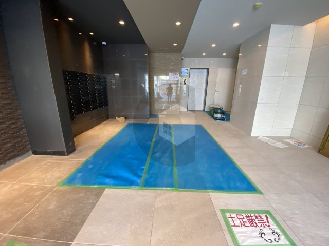 フォーリアライズ大阪ミッテのロビー