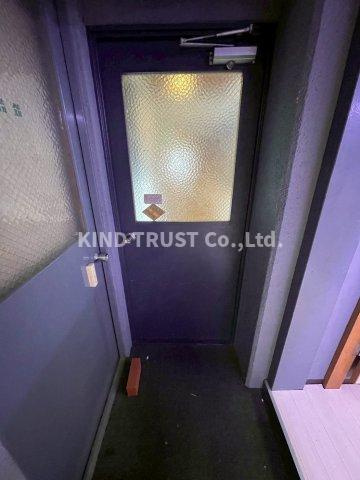 シャトー南森町の玄関|明るい玄関です