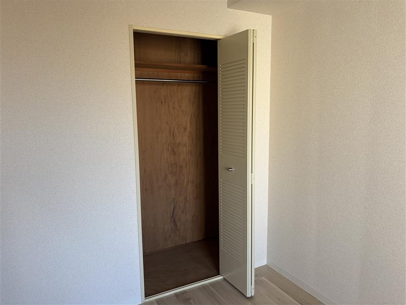 メゾンＭ香ヶ丘の収納|洋室CL