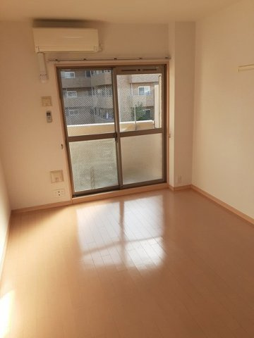 アロヒ　ラウレ・ア　ハレの内装|明るい室内です