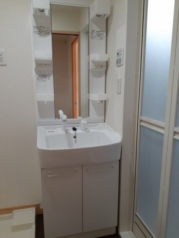 アロヒ　ラウレ・ア　ハレの洗面所|明るい洗面所です