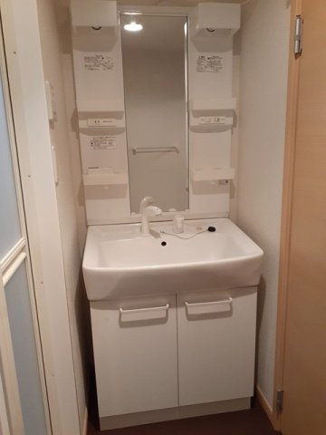 アニュ－グレイス新井薬師の洗面所|忙しい朝には欠かせない洗面所です