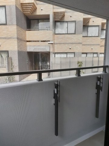 Ｇｌａｎｚ（グランツ）のバルコニー|暖かな日差しのふりそそぐバルコニー