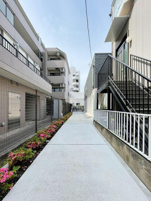 セレスティア松が丘のエントランス|落ち着いたエントランスです