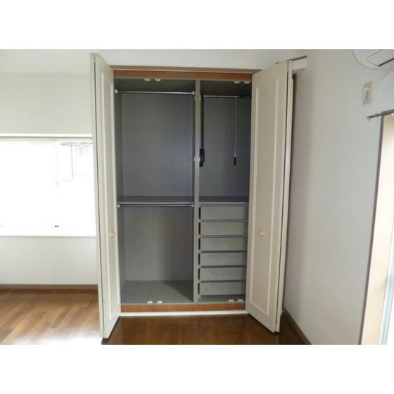 シェンブルグの収納|こまごまとしたものを収納できそうですね