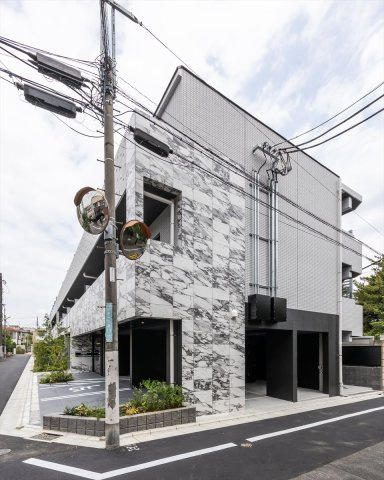 DIPS明大前の外観