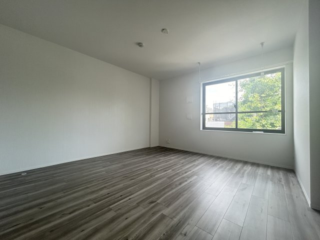 エルファーロ世田谷三宿の居間・リビング|こちらのリビングで趣味の時間をお楽しみください