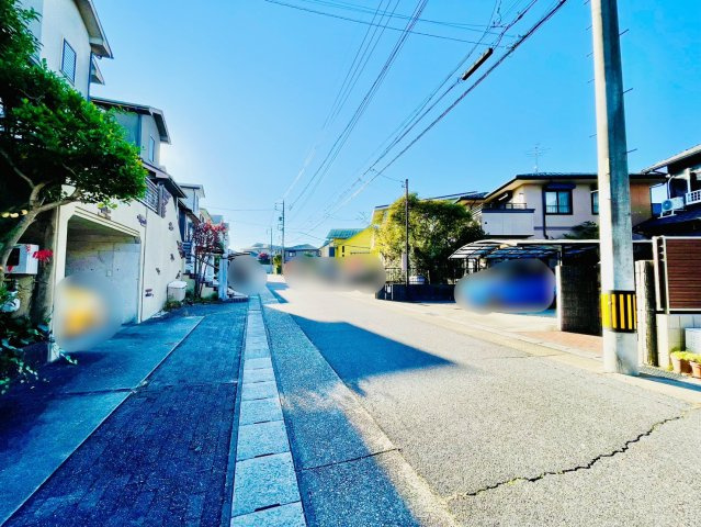 名東区梅森坂西一丁目戸建の前面道路含む現地写真|前面道路①