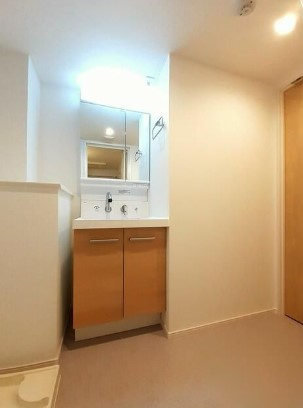 カステロ板橋本町の独立洗面台