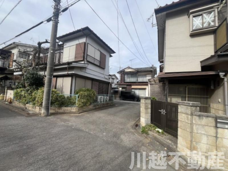 利回り12.5％の戸建収益物件の前面道路含む現地写真|前面道路含む現地写真です