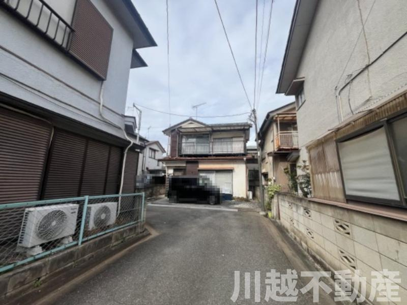 利回り12.5％の戸建収益物件の前面道路含む現地写真|前面道路含む現地写真です