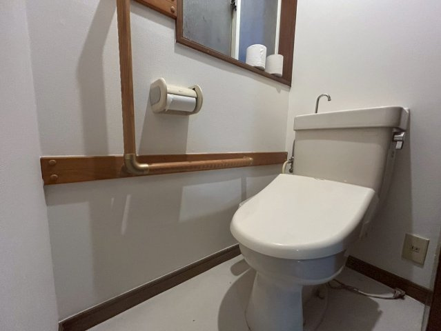 成田市吉岡　中古戸建のトイレ