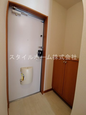 【玄関】 | ウイング天伯　B棟