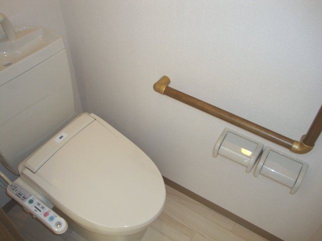 ＡＶＡＮＴＩ　ＨＩＬＬＳ　～アヴァンティ　ヒルズ～のトイレ|シャワー付トイレ