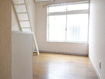 コスモコーポの居間・リビング|ゆったり過ごせるリビングです