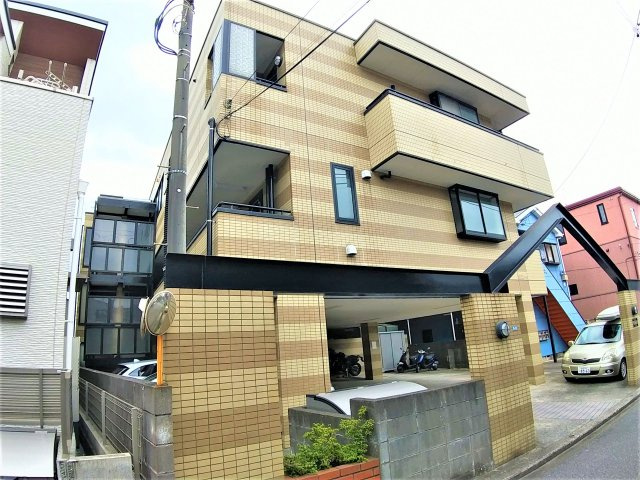 TONBOマンションのエントランス