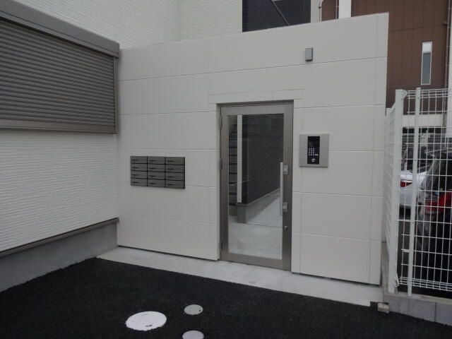 Ｖ－ｒｏｏｍ２（ブイルームツー）のエントランス